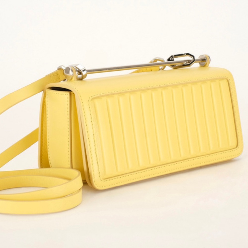 IURI CONTAINER BAG